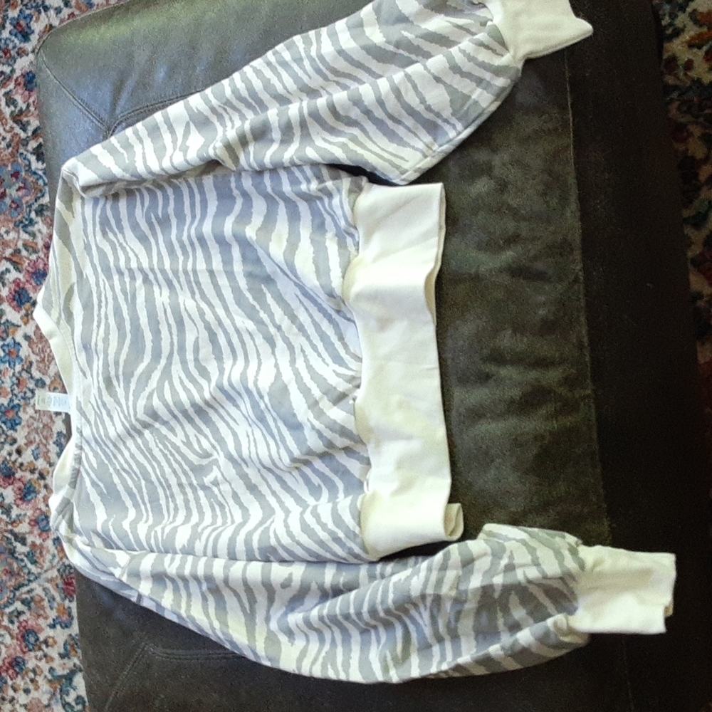 DYI Cropped Pullover - Picture 3 of 3